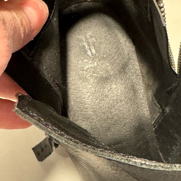 Frye - Judith Zip Bootie - Black Leather - Picture 10 of 13